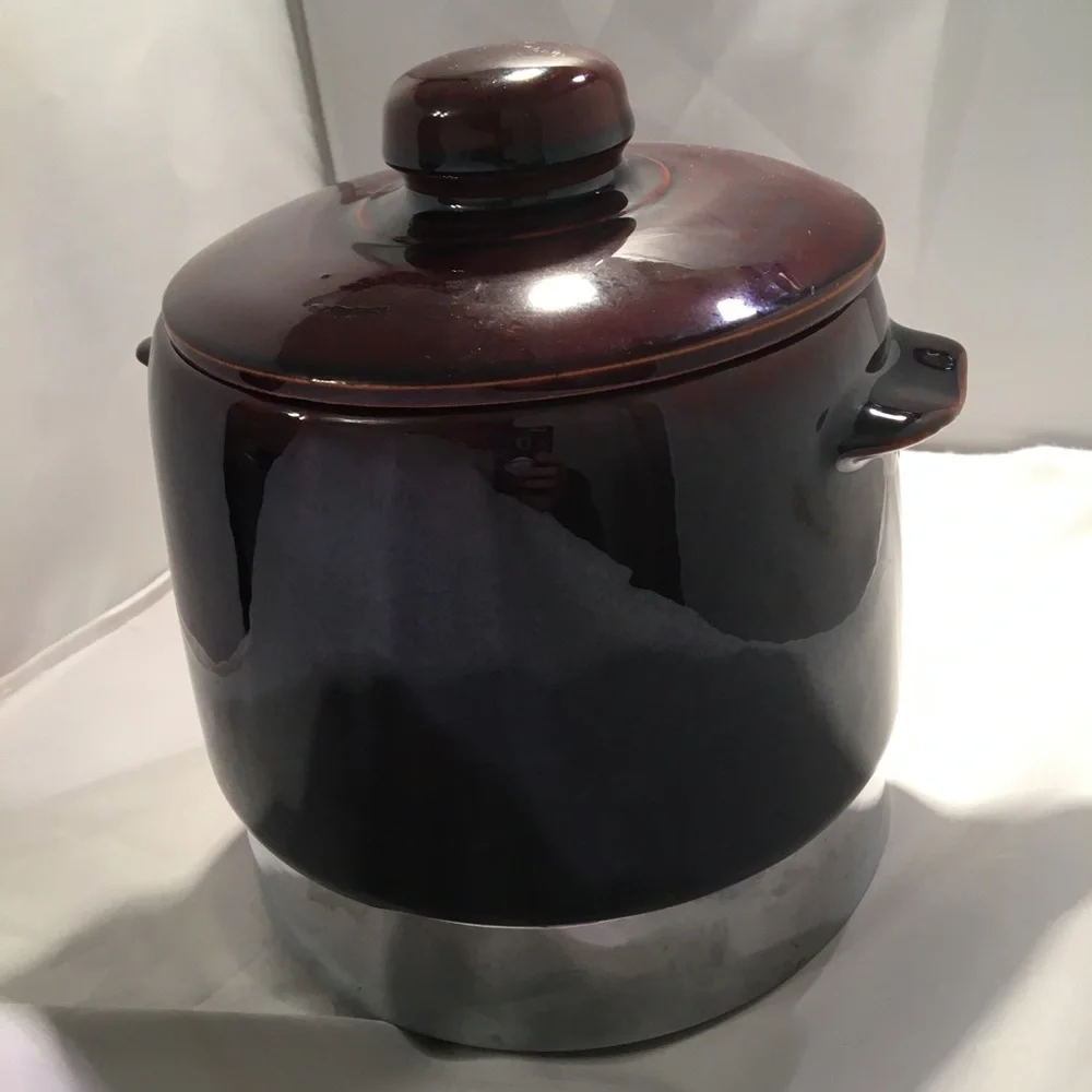 Vintage stoneware fondue pot‎